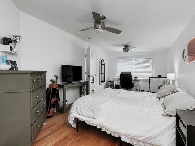 Building Photo - 3940 Forrest Ct