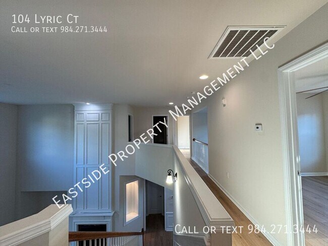 Building Photo - 104 Lyric Ct