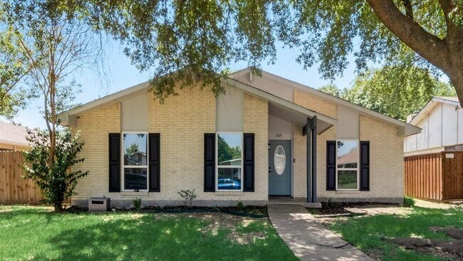 Building Photo - 2321 Norway Dr