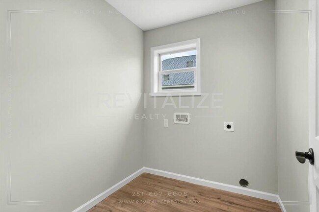 Building Photo - Luxury New Construction in Loxley with Lak...
