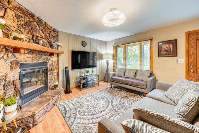 Building Photo - 117 Marryat Pl