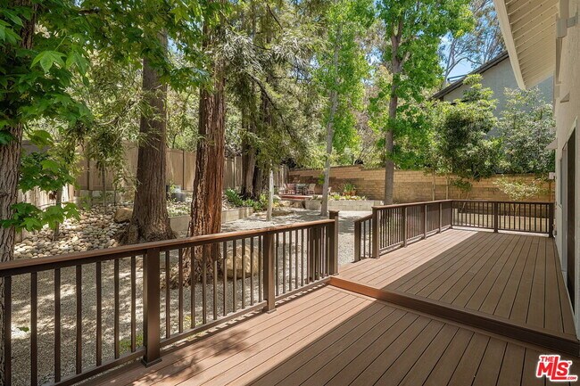Building Photo - 10311 Clusterberry Ct