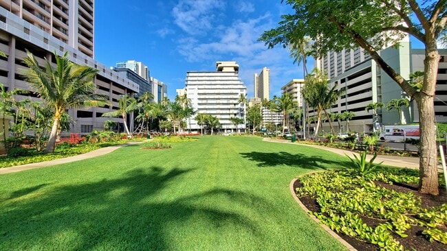 Building Photo - 2211 Ala Wai Blvd