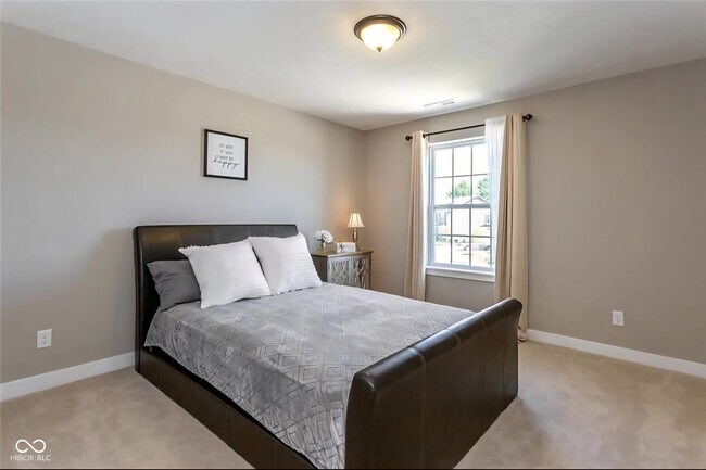 Building Photo - 1571 Hazy Falls Ct