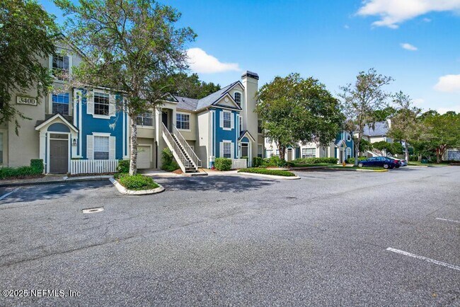 Building Photo - 13703 Richmond Park Dr N