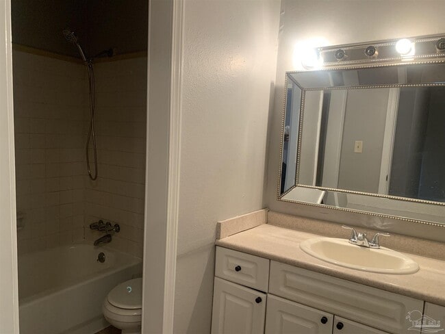 Building Photo - 811 Massachusetts Ave