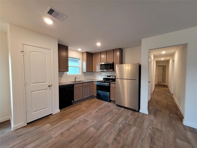 Building Photo - 12946 Sorrento Bay Dr