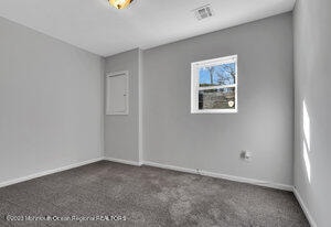 Building Photo - 1429 Lakewood Rd