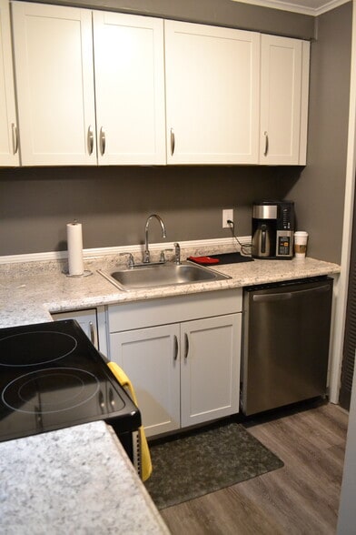 Building Photo - 8914 Trotter Lane # A