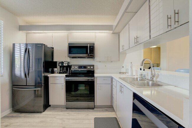 Building Photo - 201 S Seas Dr