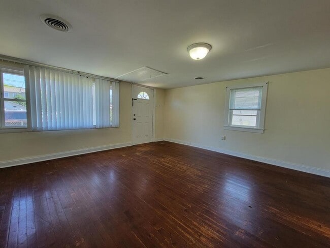 Building Photo - 53 Salem Pl