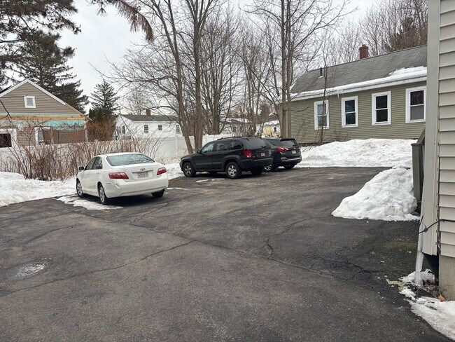 Building Photo - 19 Summerhill Ave