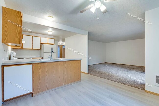 Building Photo - Spacious Pet-Friendly Ground Level Unit w/...