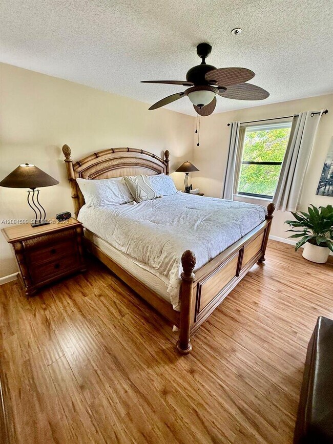 Building Photo - 5155 Europa Dr