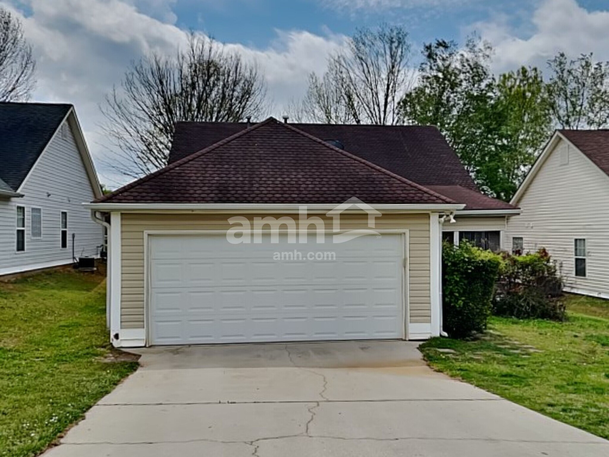 Building Photo - 409 Fairlawn Dr