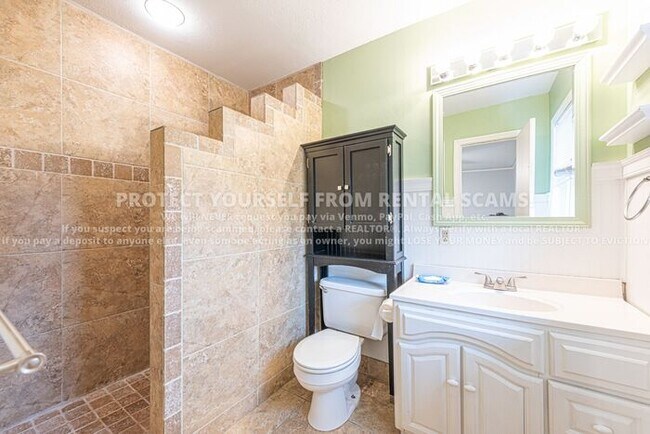 Building Photo - 1013 N Vandeventer Ave