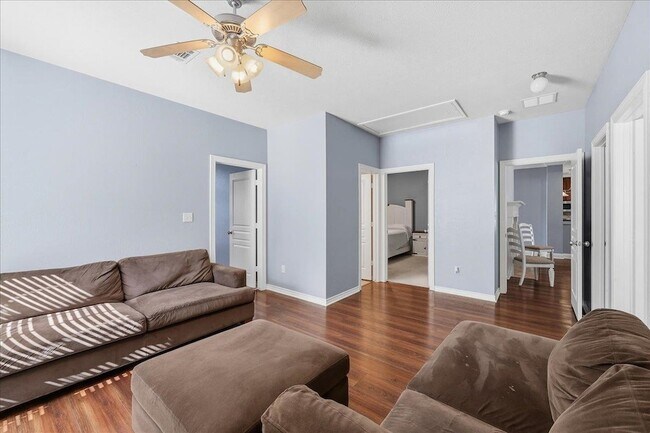 Building Photo - 2490 Amberwood Dr