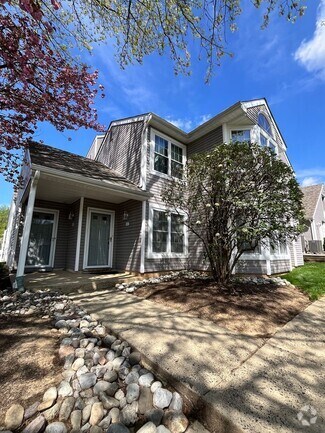 Building Photo - 2 Bed 2 Bath Condo in Council Rock School ...