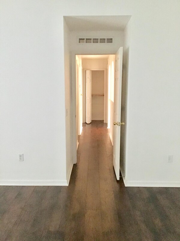 Building Photo - 2606 Sheila Dr