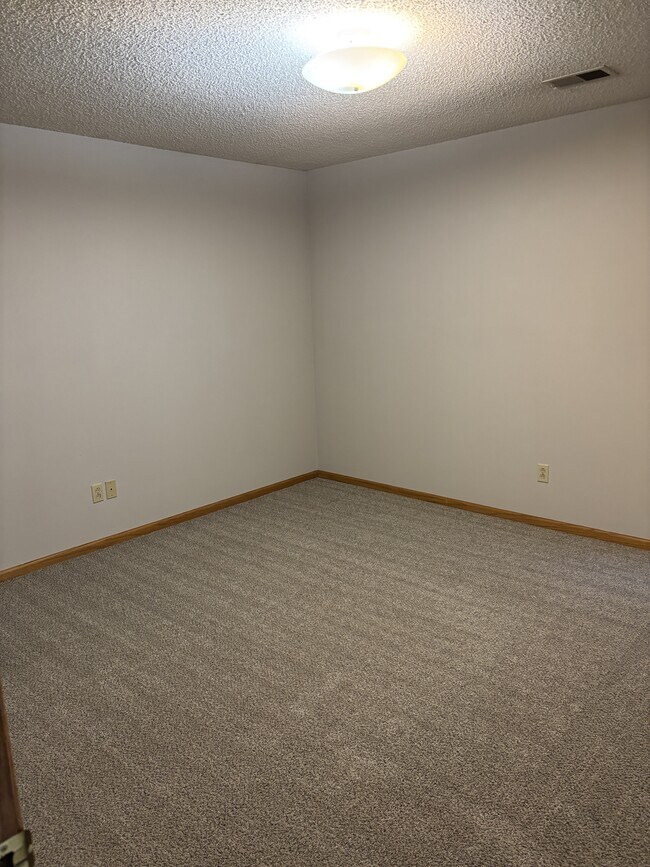 Building Photo - 2901 Russel Ct