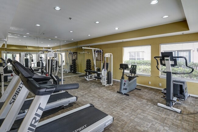 Building Photo - Villas at Katy Trail Apartments