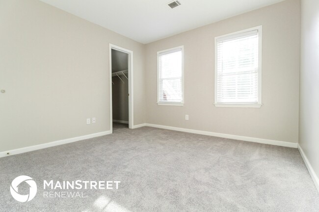 Building Photo - 530 Riverbirch Trce