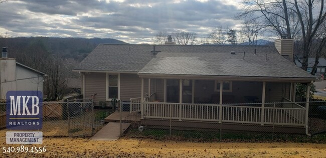 Building Photo - 3123 Glenmont Dr