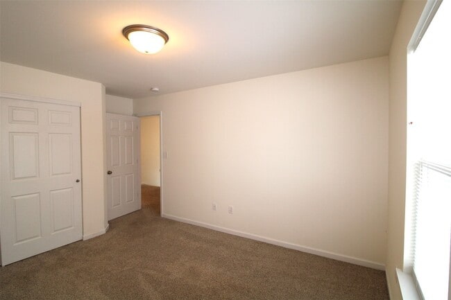 Building Photo - 130 Prairie Wind Dr