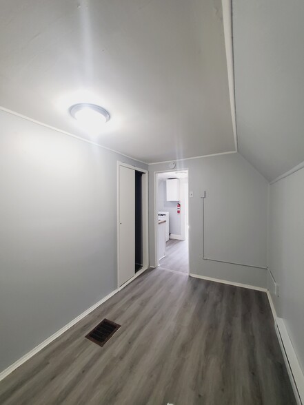 Unit 3 - 105 Brown Pl