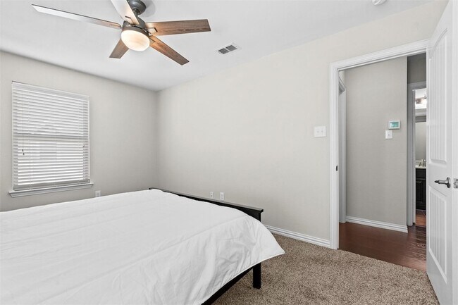Building Photo - 6900 Carrington Ln
