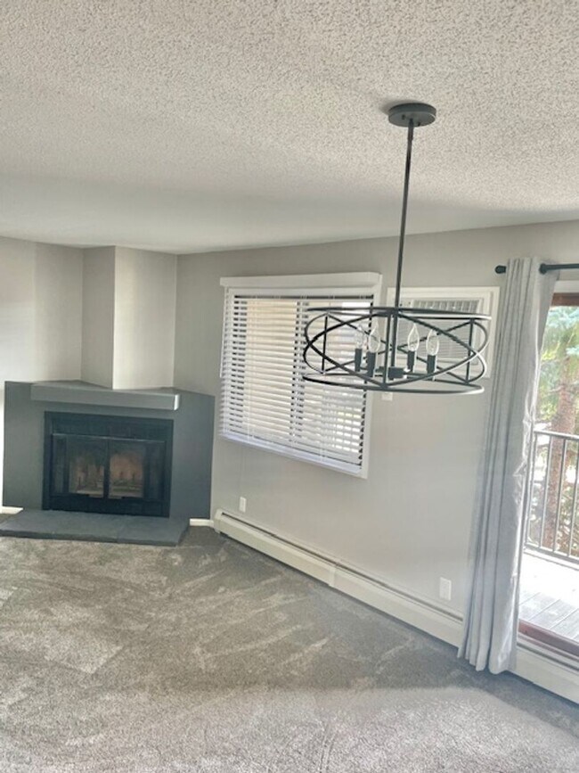 Building Photo - 1 Bed/1 Bath Condo by Hyland Park Reserve!...