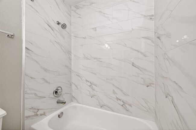 Building Photo - 26806 Shoal Hollow Ct