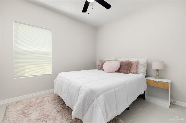 Building Photo - 18 N 43rd St