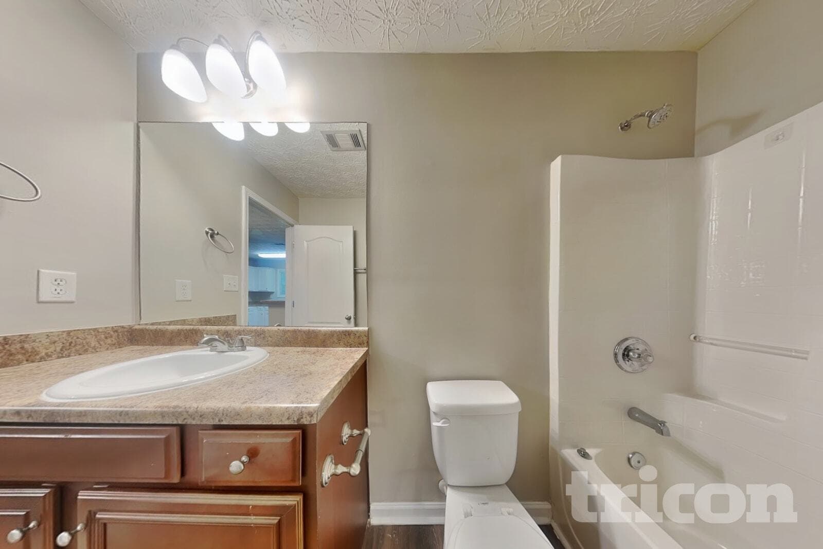 Building Photo - 1024 Weatherwood Pl NE