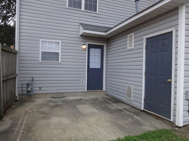 Building Photo - 919 Pedro Dr