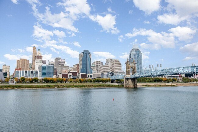 Building Photo - 313 E 11th St