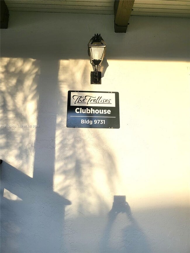 Building Photo - 9723 N New River Canal Rd