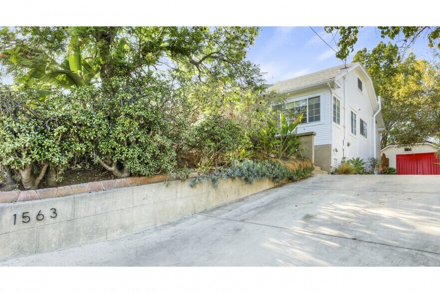 Building Photo - 1563 Lucretia Ave