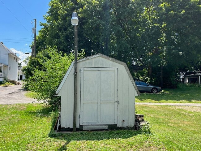 Building Photo - Two Story Home