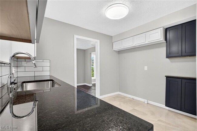 Building Photo - 4521 Golfway Rd