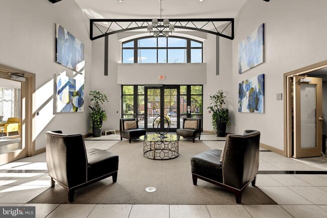 Building Photo - 1021 N Garfield St