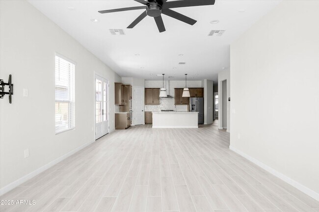 Building Photo - 21425 N 59th St