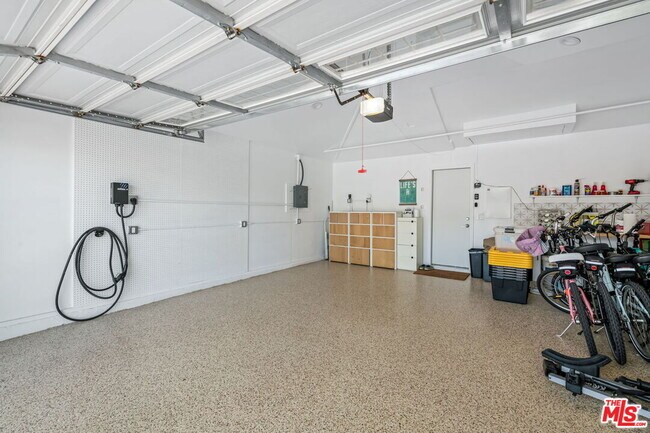 Building Photo - 8221 Delgany Ave