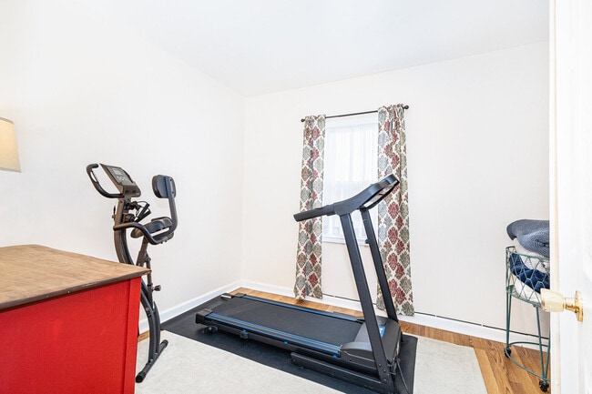 Building Photo - 531 Glen Ave