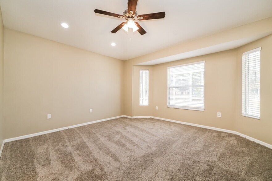Building Photo - 12704 Evington Point Dr