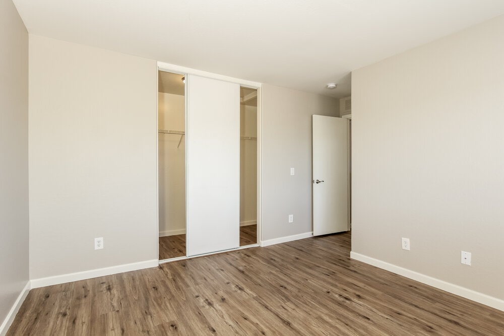Building Photo - 12602 W Windrose Dr