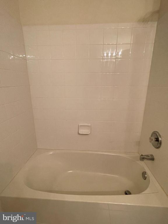 Building Photo - 107 Warwick Rd