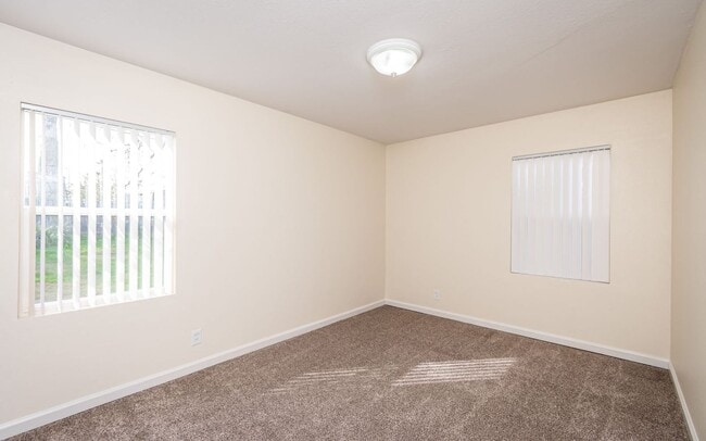 Building Photo - 700-702 Poplar Avenue