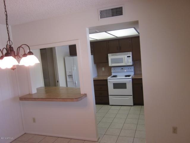 Building Photo - Tempe 4 Bed/ 2 Bath Single Story with Pool and Full Pool Service