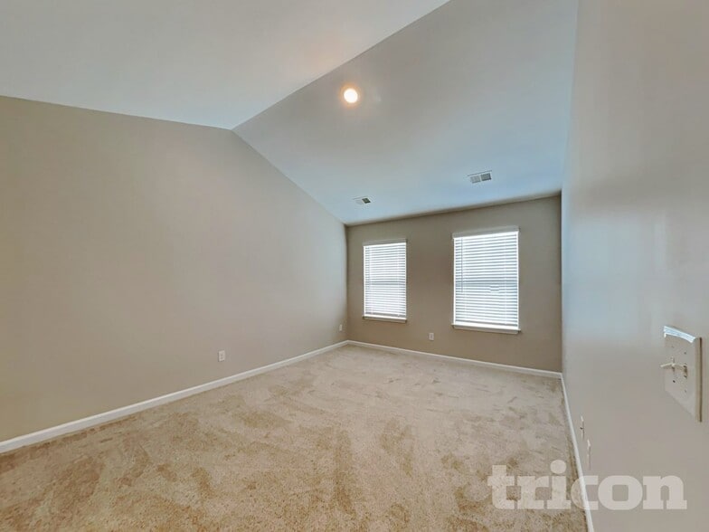 Building Photo - 271 Millen Dr